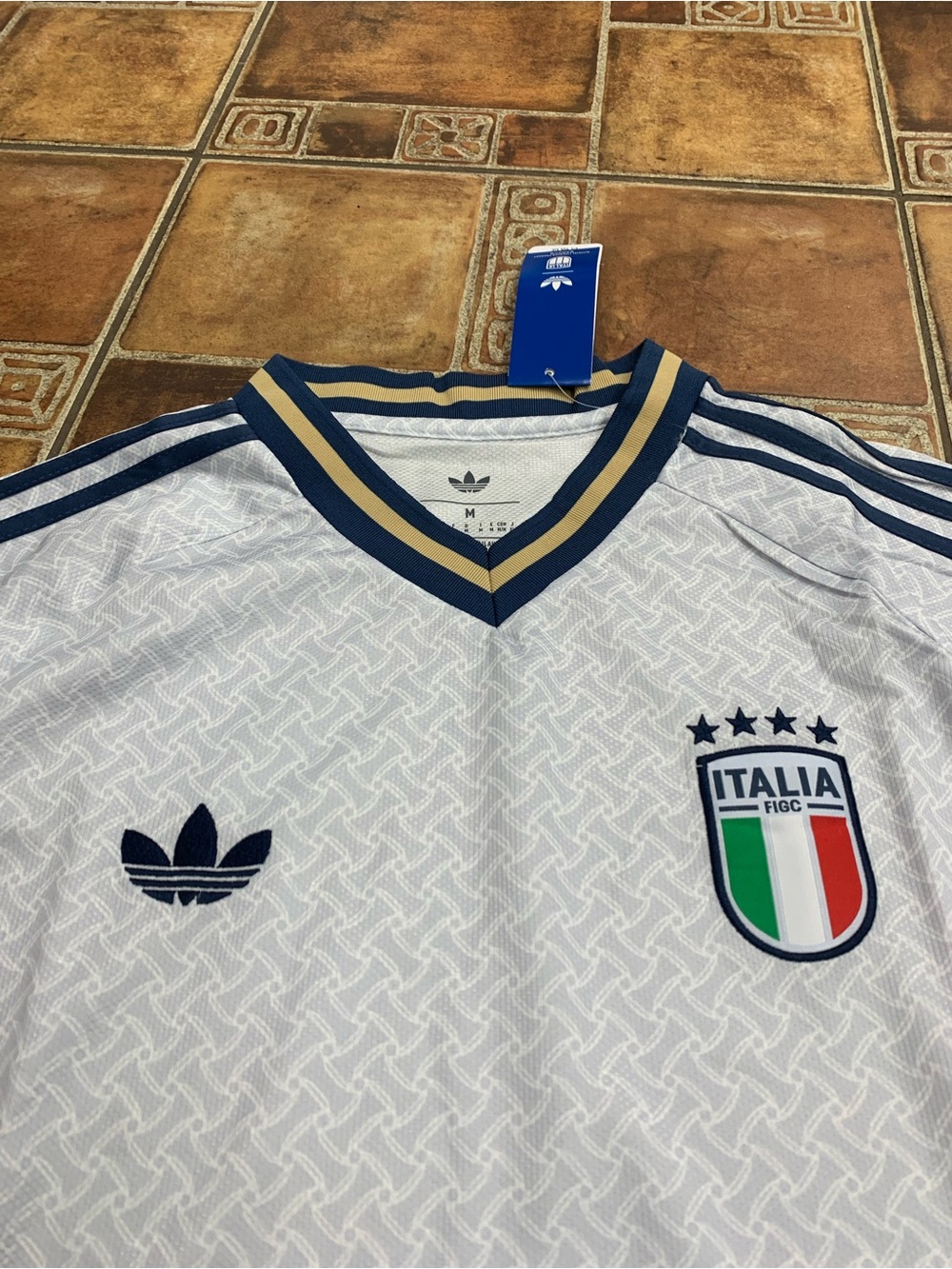 Adidas originals Italy 2026 World Cup long sleeve Jersey size M - Picture 2 of 6